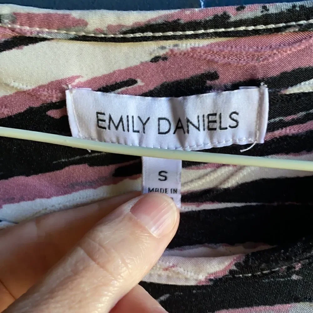 🎁♦️Emily Daniels beautiful colors purple, grey, black and white designs
